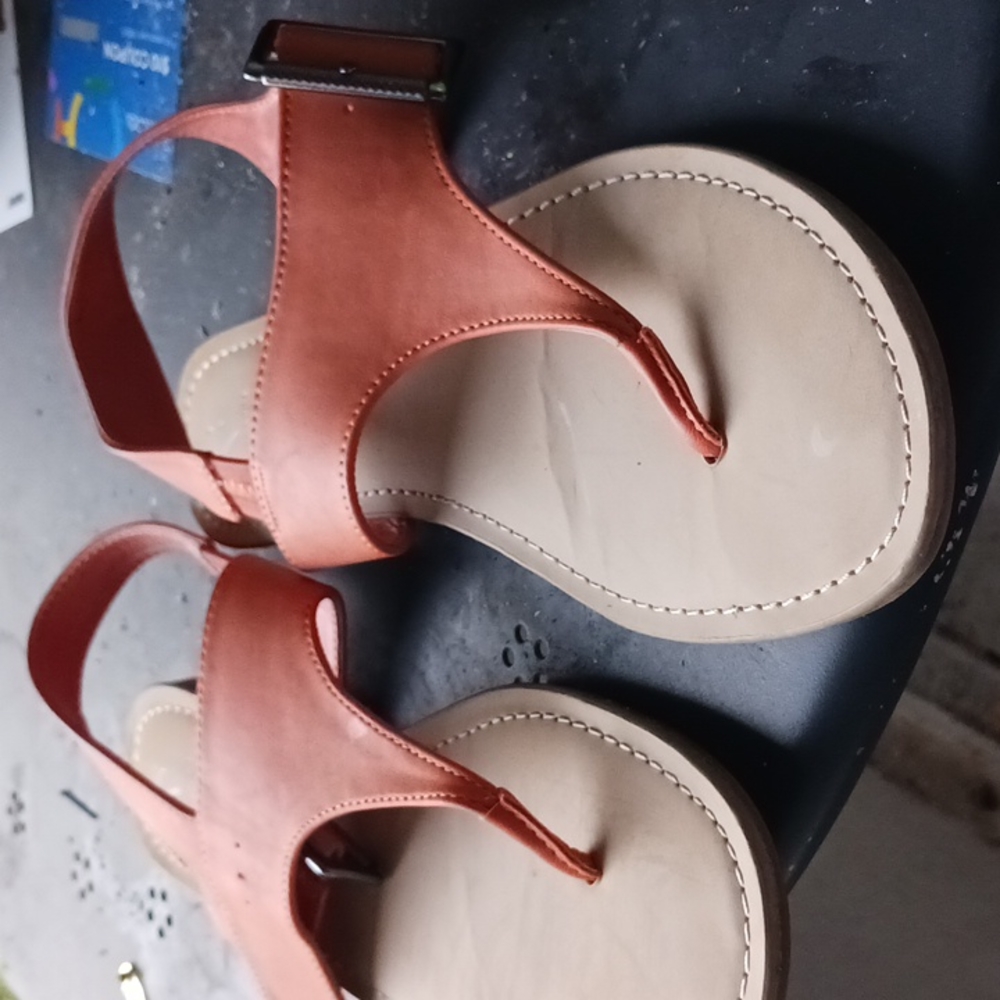 Simply Vera Wang Thong Sandals